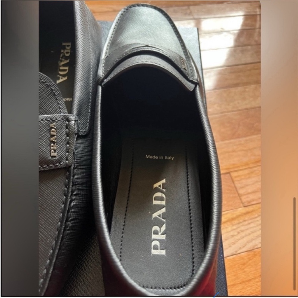 Prada Black Leather Loafers - Picture 4 of 6
